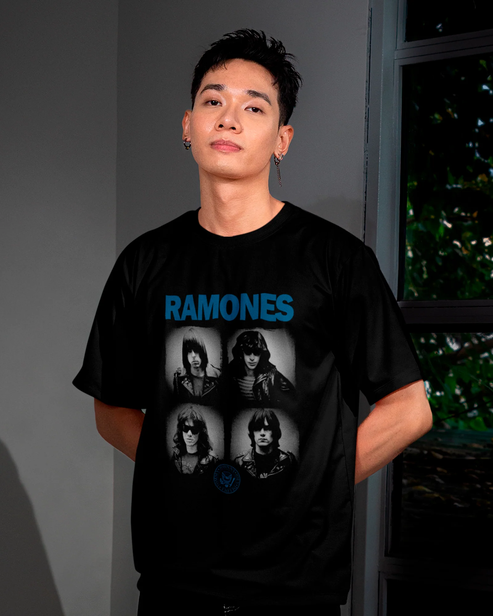 Camiseta Clássica Ramones Membros Photo - Image 2