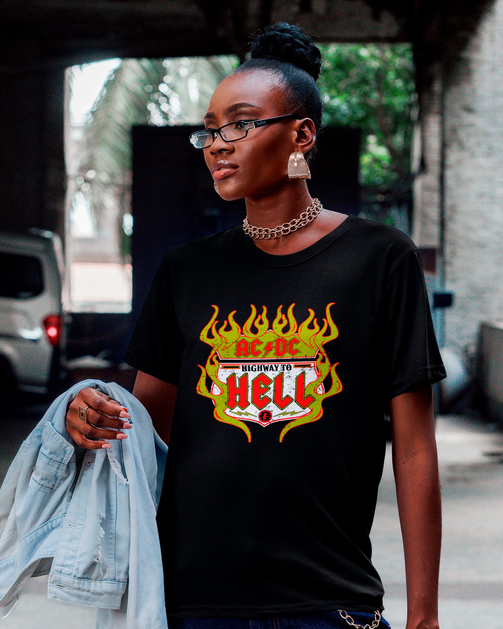 Camiseta Preta AC/DC To Hell Stamp - Image 2
