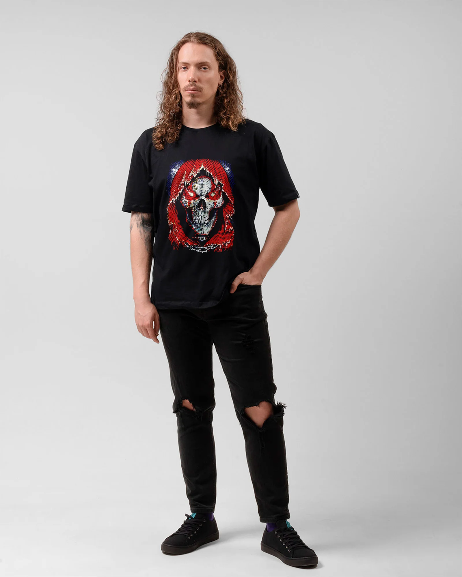 Camiseta Preta Caveira Capuz Vermelho - Image 5