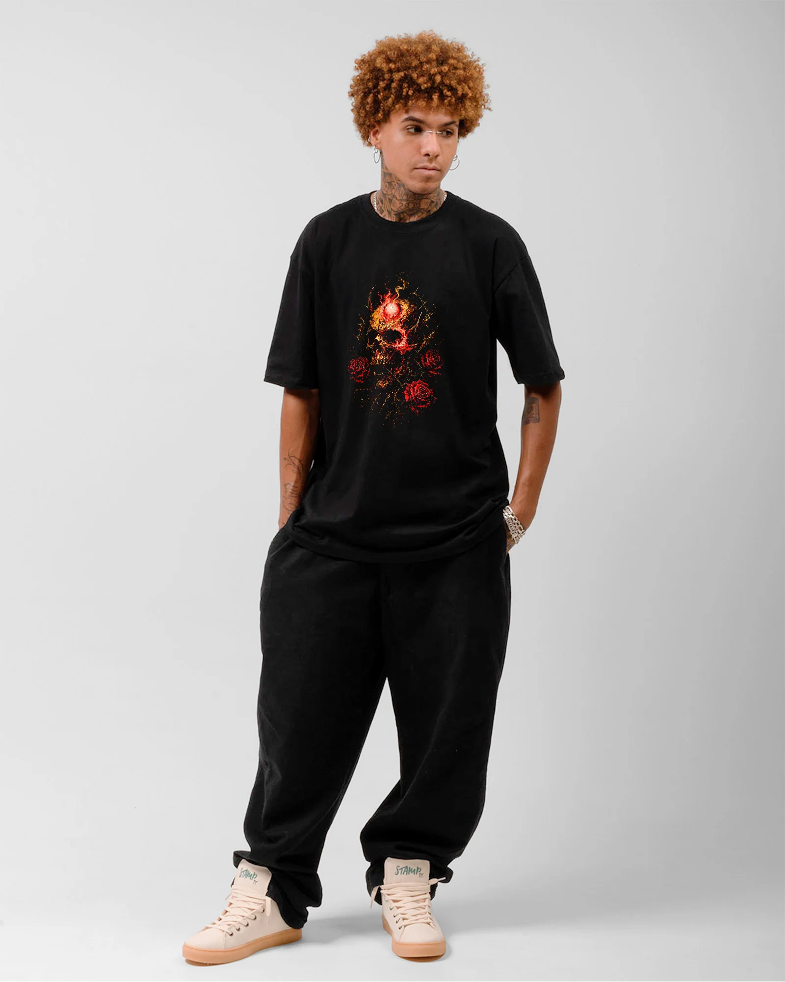 Camiseta Preta Caveiras Rosas e Espinhos - Image 3