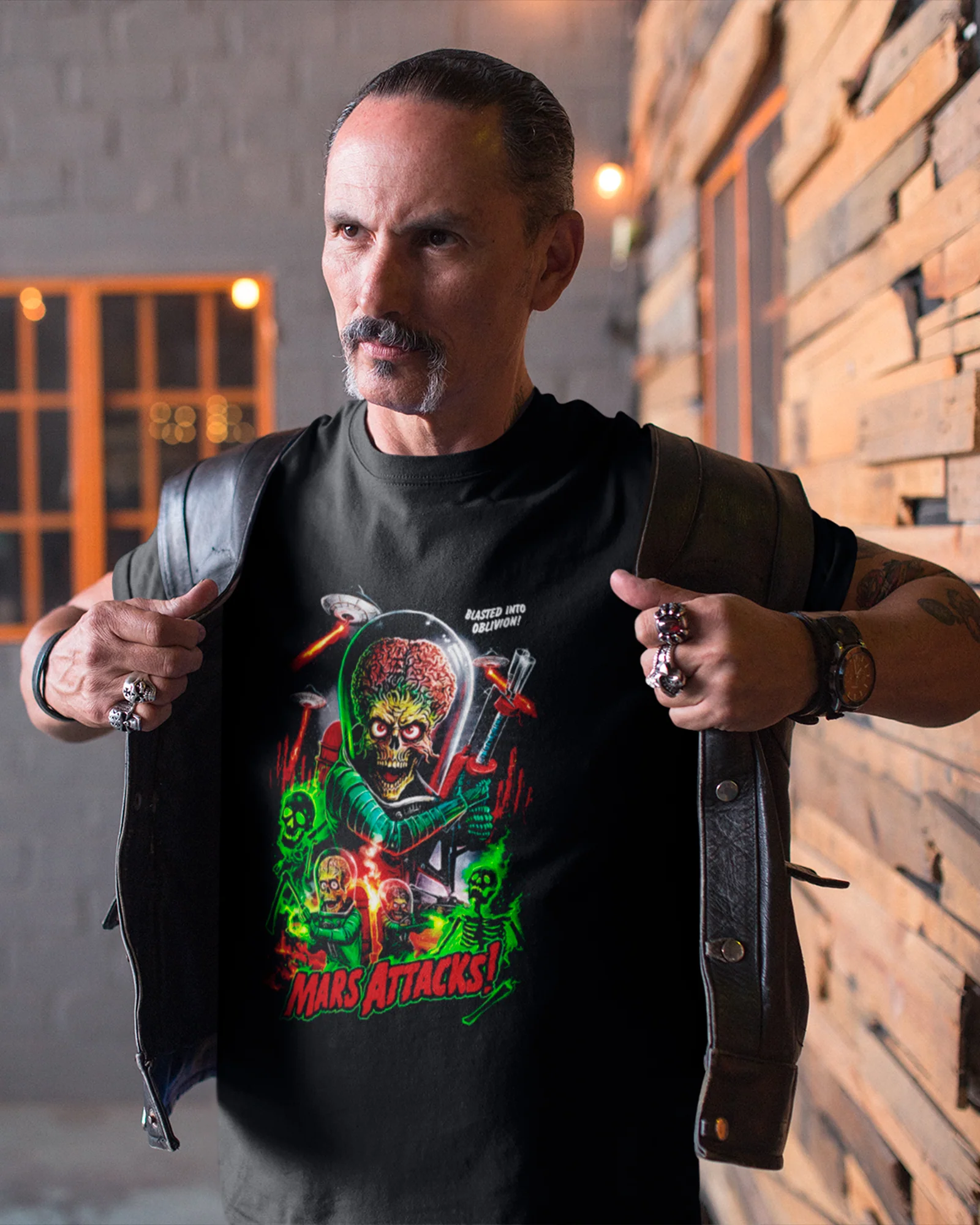 Camiseta Preta Mars Attacks Blasted Into Oblivion Unissex - Image 2