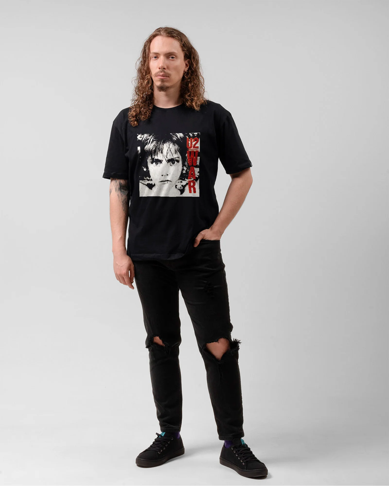 Camiseta Preta U2 Album War 1983 - Image 5