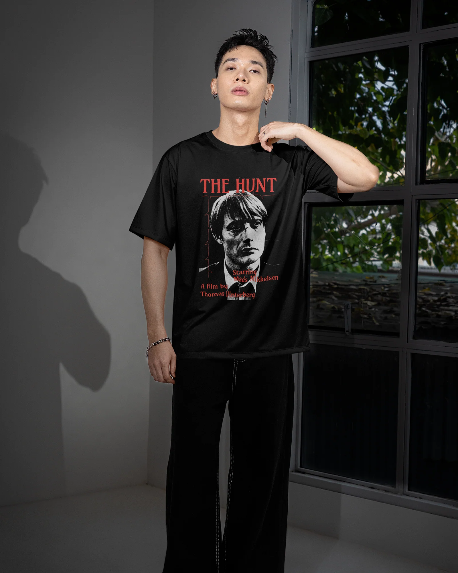 Camiseta The Hunt Mads Mikkelsen Preta Unissex - Image 2