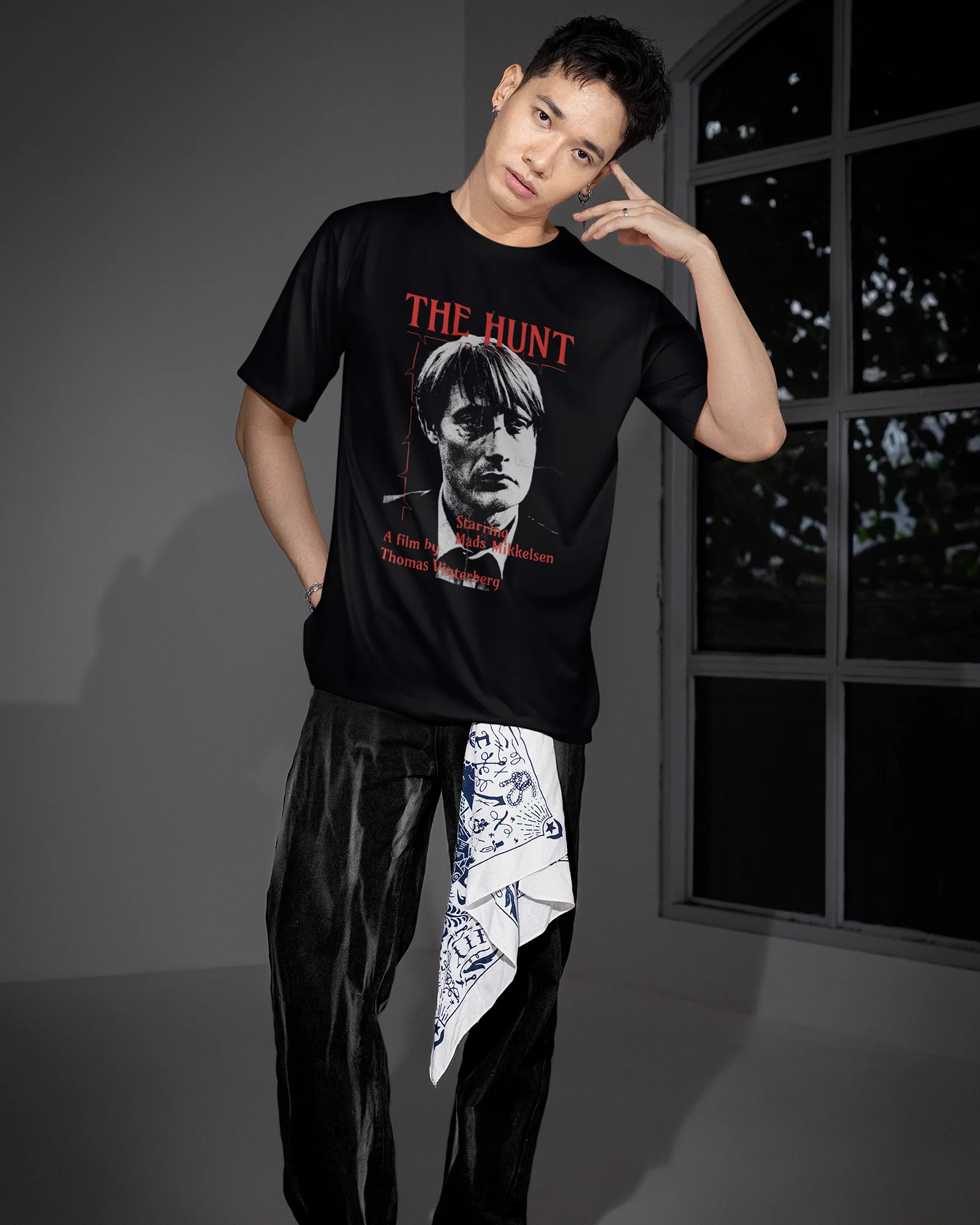 Camiseta The Hunt Mads Mikkelsen Preta Unissex - Image 3