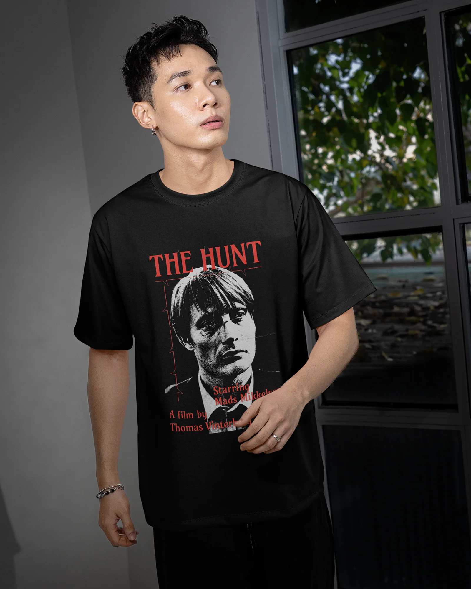 Camiseta The Hunt Mads Mikkelsen Preta Unissex - Image 4